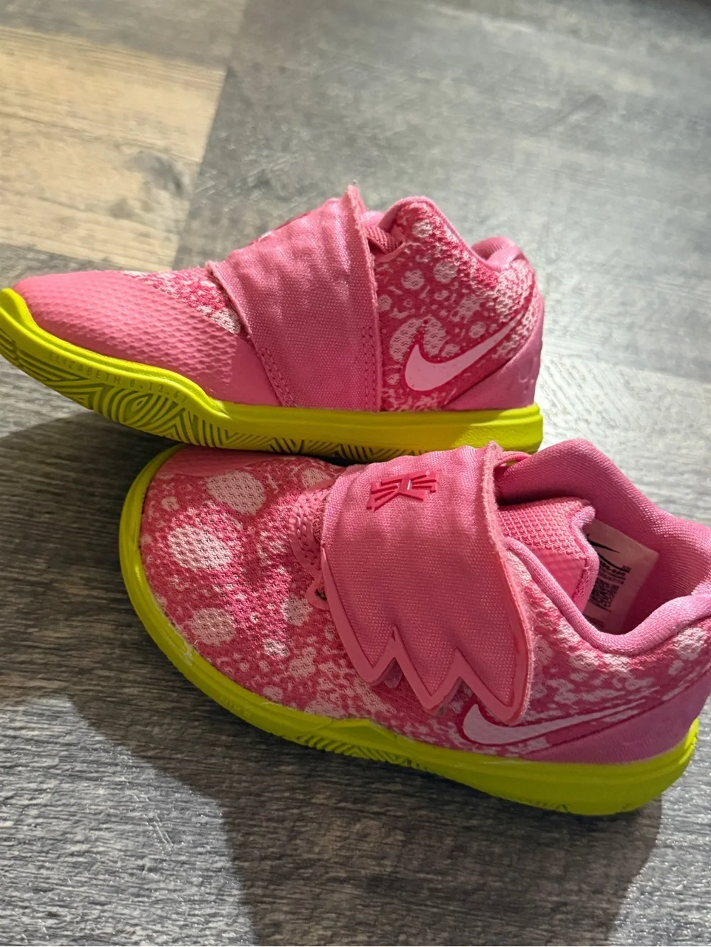 Nike Kyrie Flytrap 2 Patrick Star SpongeBob Size 7C